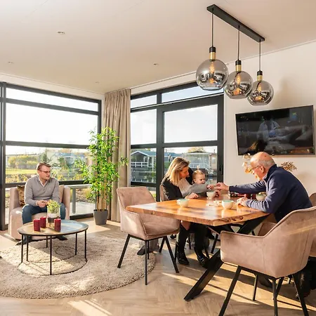 Marinapark Residentie Nieuw 펜션 루즈으레트