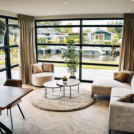 Marinapark Residentie Nieuw 루즈으레트
